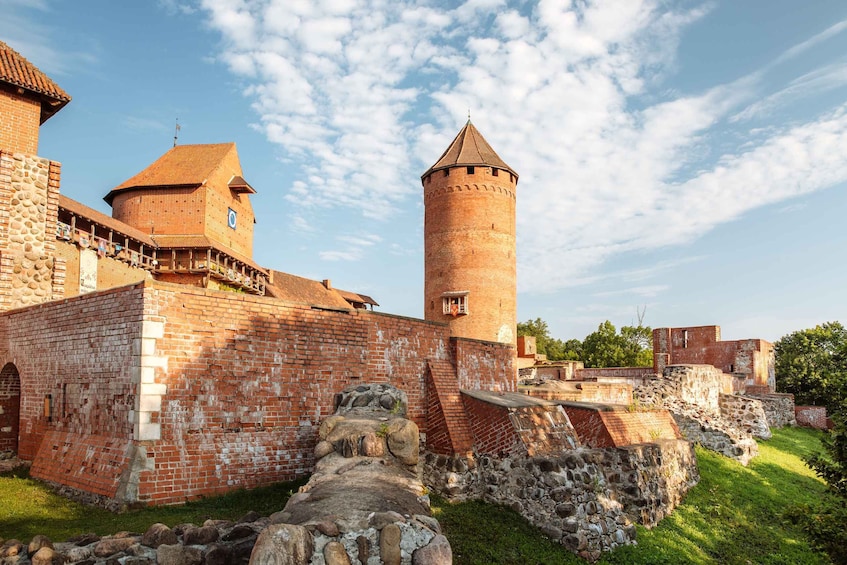 Picture 1 for Activity From Riga: Transfer to Tallinn with Turaida Museum Reserve