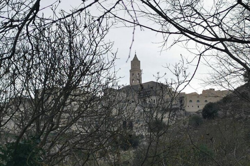 Trekking towards Torrente Gravina and Rupestrian Churches of the Murgia