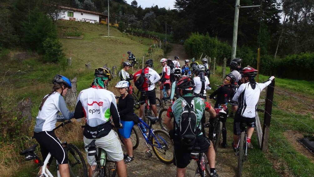 Picture 4 for Activity tour parque arvi bike parks y bosques de medellin