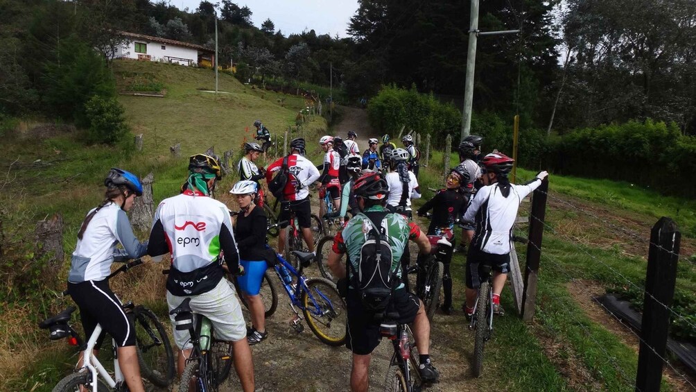 Picture 4 for Activity tour parque arvi bike parks y bosques de medellin