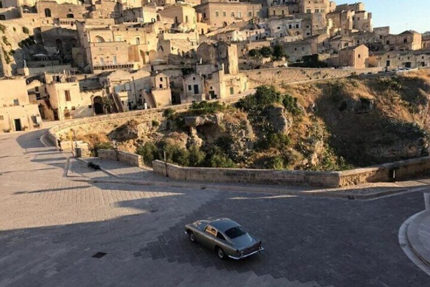 Guided Tour on the Scenes of the Film 007 No Time to Die in Matera