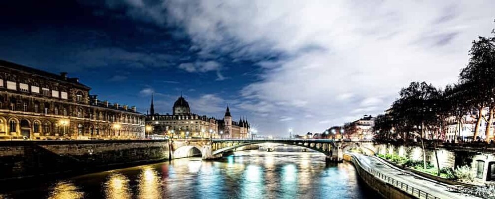 Picture 16 for Activity Paris: Night River Cruise On The Seine With Waffle Tasting