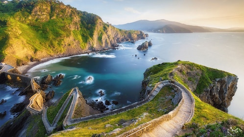 Bizkaia 橋和 Gernika/Bermeo 和 Gaztelugatxe 私人遊覽