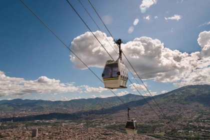 Arvi Park Walking tour and city views from Metrocable.