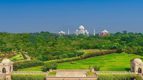 Taj Mahal Sunrise & Agra Fort Tour with Fatehpur Sikri