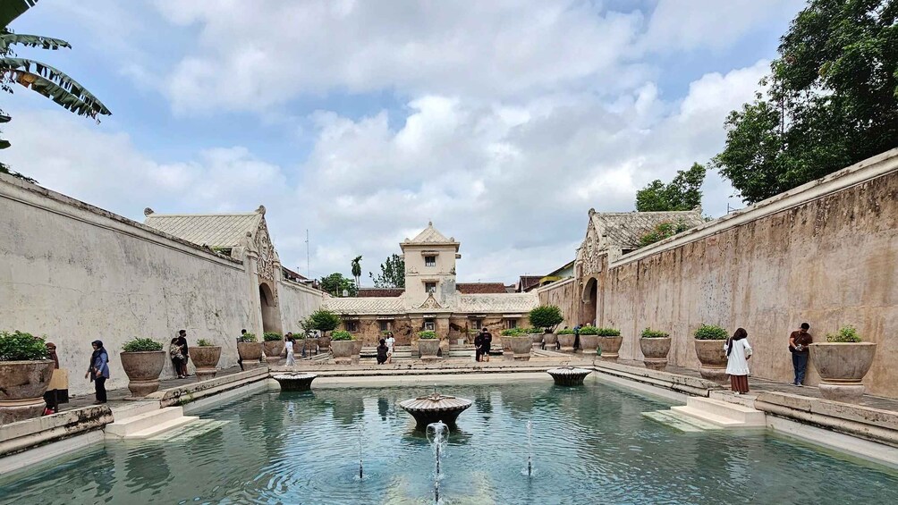 Picture 2 for Activity Yogyakarta: Yogyakarta Palace and Taman Sari Tour