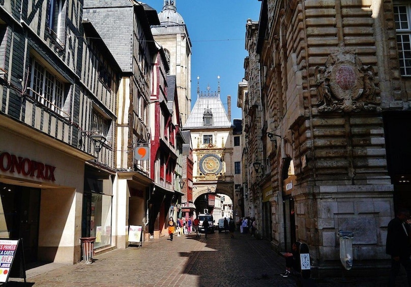 Picture 2 for Activity Rouen: Private Walking Tour with a Licensed Tour Guide