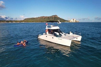 Oahu: Private Catamaran Sunset Cruise & Optional Snorkelling
