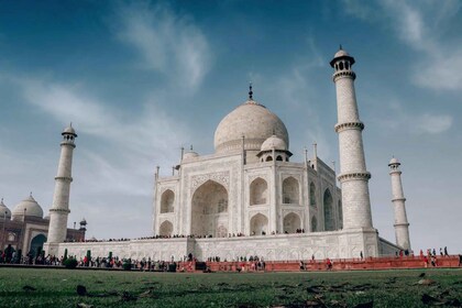 Von Jaipur aus: Taj Mahal und Agra Fort Privater Tagesausflug mit dem Auto