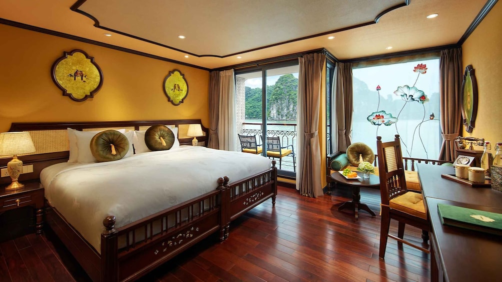 From Ha Long: 1 night Indochine Premium Luxury Cruise