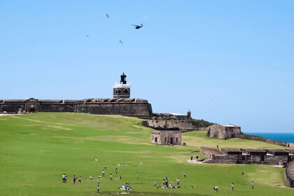 Old San Juan: Henkeäsalpaava historiallinen kävelykierros