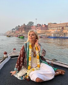 Varanasi: Private Heritage Walking Tour & Sunrise Boat Ride