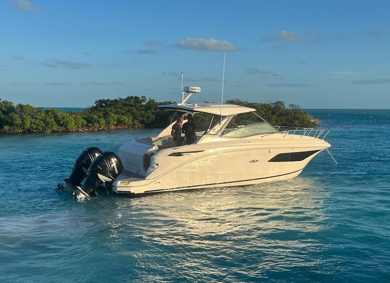 Turks & Caicos : Private Luxury Charters