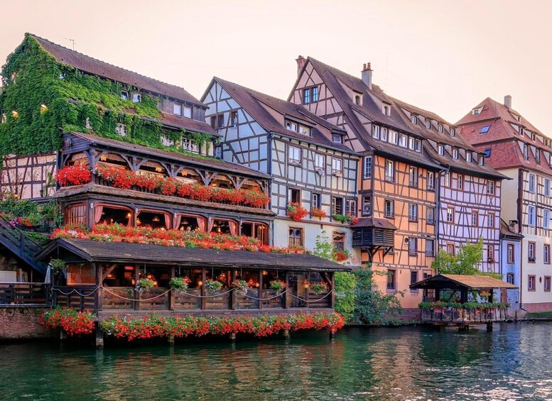 Colmar: Express Walk with a Local in 60 minutes