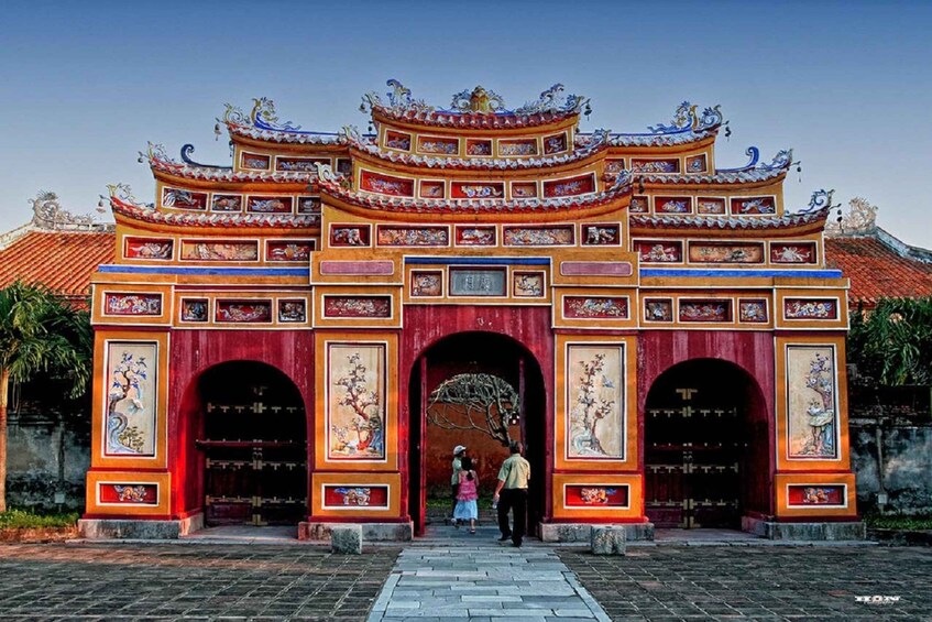 Hue City Day Tour from Da Nang & Hoi An by Car & Dragon Boat