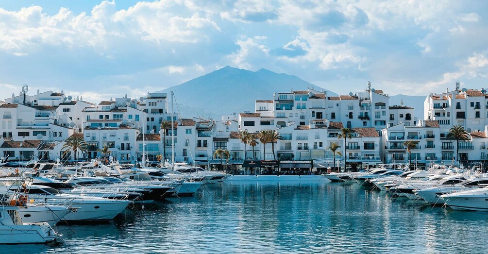 From Málaga: Marbella, Mijas y Puerto Banús Guided Tour