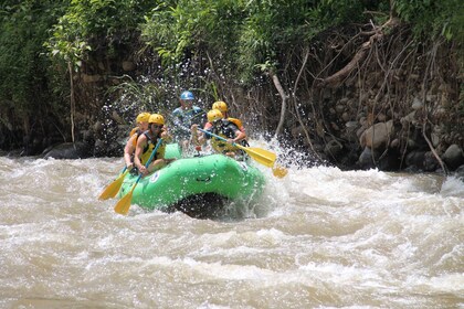 Wildwasser-Rafting Klasse III & IV