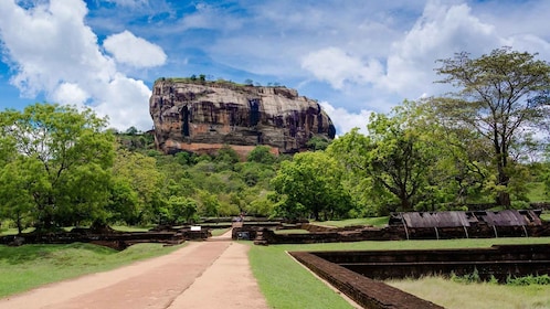 8 päivää: Yöt: Sri Lanka Round Tour 7 yötä Exploration Mukauta