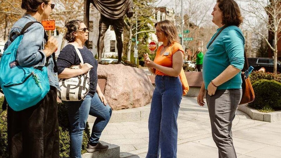 Washington DC: Embassy Row Guided Walking Tour