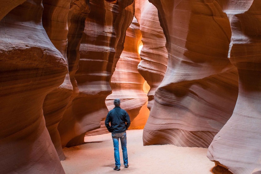 Page: Lower Antelope Canyon Tour with Local Navajo Guide