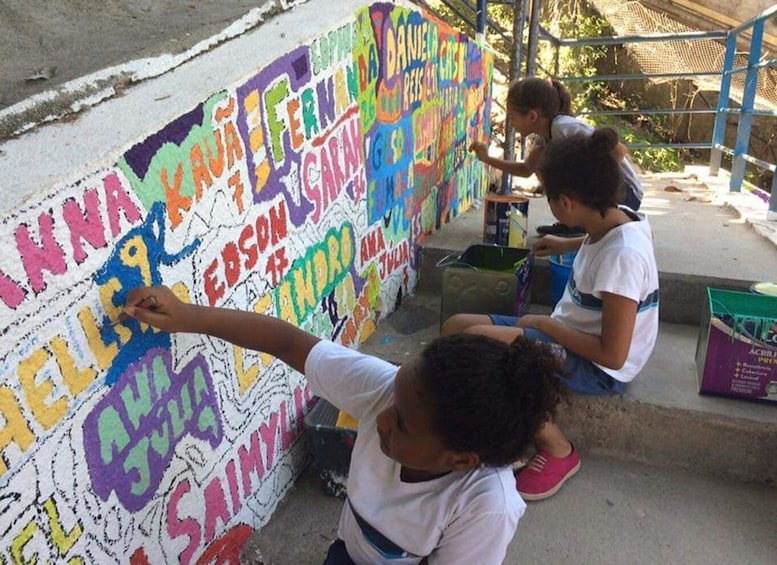 Rio de Janeiro: Favela Tour Santa Marta with Guide