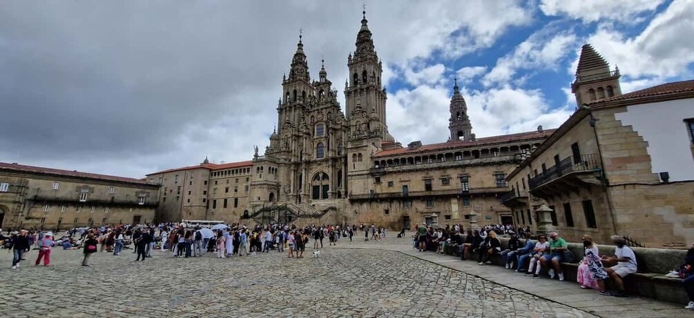 Picture 5 for Activity Premium Porto Santiago Compostela tour lunch & wine tasting