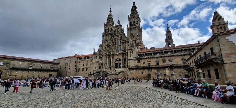 Picture 5 for Activity Premium Porto Santiago Compostela tour lunch & wine tasting