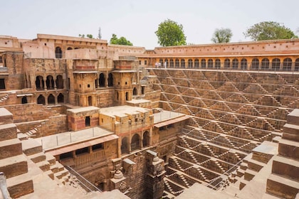 Trasferimento da Agra a Jaipur via Fatehpur Sikri e Stepwell