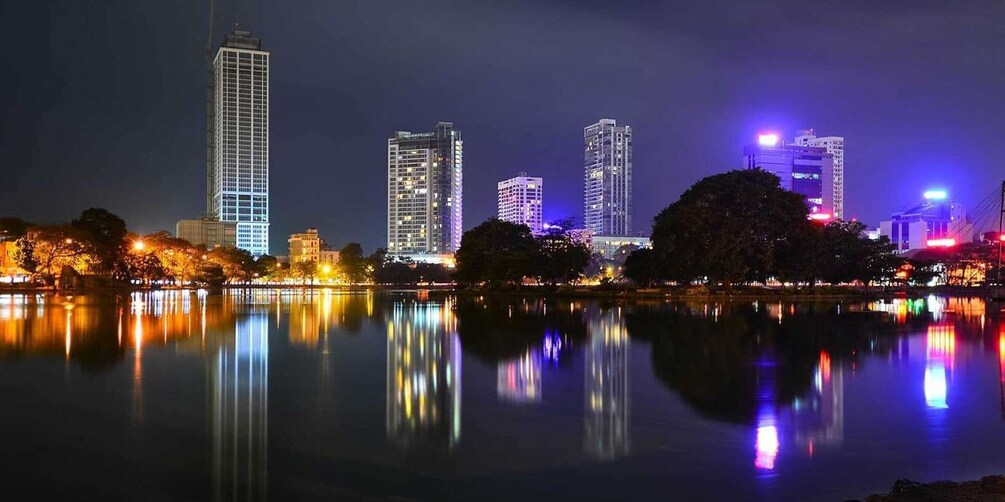 Picture 1 for Activity Colombo: Private Nighttime Biking Tour with Snacks