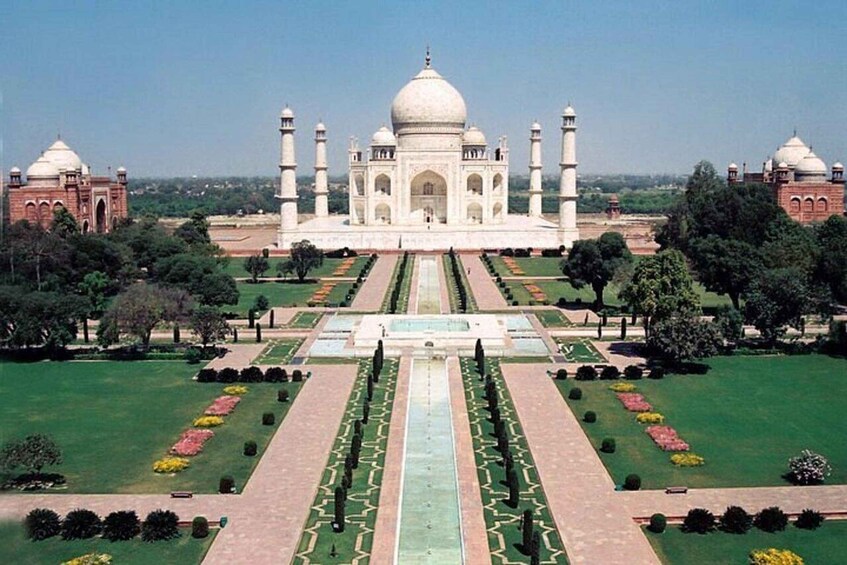 Picture 2 for Activity Agra: Taj Mahal Guided Tour with Fast Track Entry