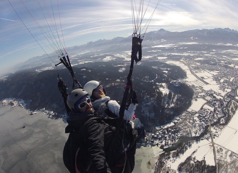 Picture 4 for Activity Bodensdorf, Carinthia: Tandem Paragliding Flight