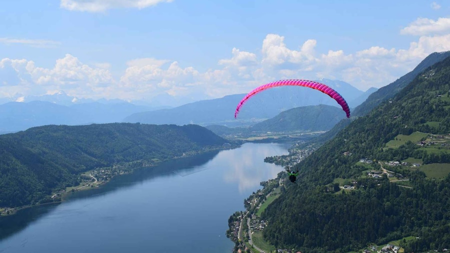 Bodensdorf, Carinthia: Tandem Paragliding Flight