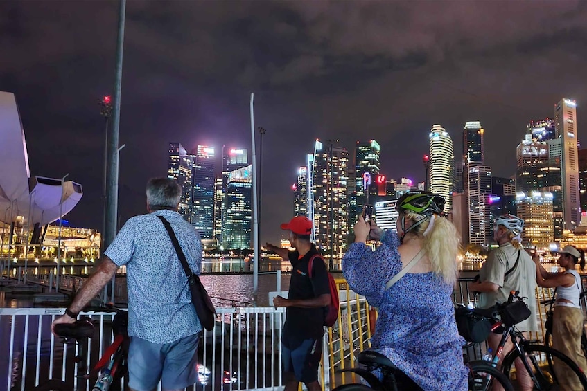 Picture 1 for Activity Singapore: Marina Bay Night Tour by Bicycle