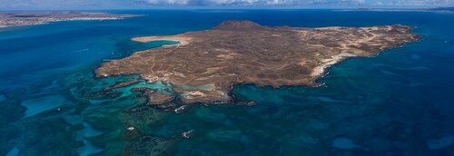 從蘭薩羅特島出發：洛博斯島和富埃特文圖拉島遊船一日遊