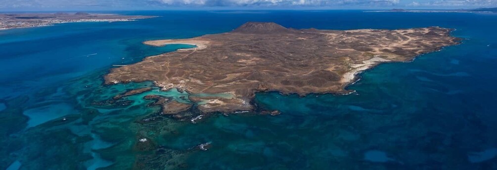 From Lanzarote: Lobos Island and Fuerteventura Day Cruise