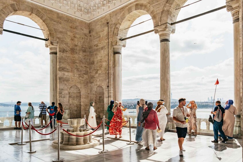 Picture 2 for Activity Istanbul: Topkapi Palace and Harem Guided Tour with Ticket
