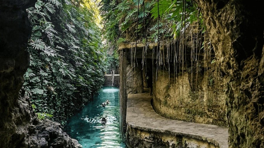 Hacienda & Cenote Mucuyche