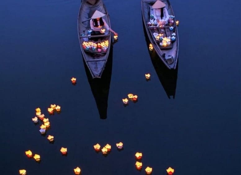 Picture 1 for Activity Hoi An: Night Boat Trip and Release Lantern at Hoai River