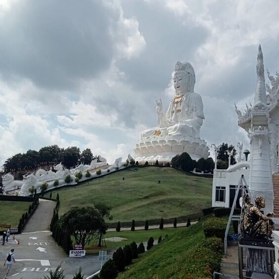 Picture 2 for Activity Chiang Rai White & Blue & Huay Pla Kang Temple& Lalitta Cafe