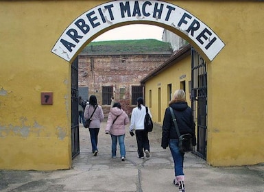 Från Prag: Privat rundtur i koncentrationslägret Terezin