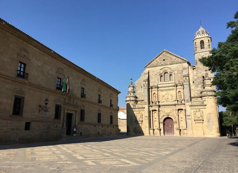 Picture 3 for Activity Úbeda: Historic Walking Tour in English/French