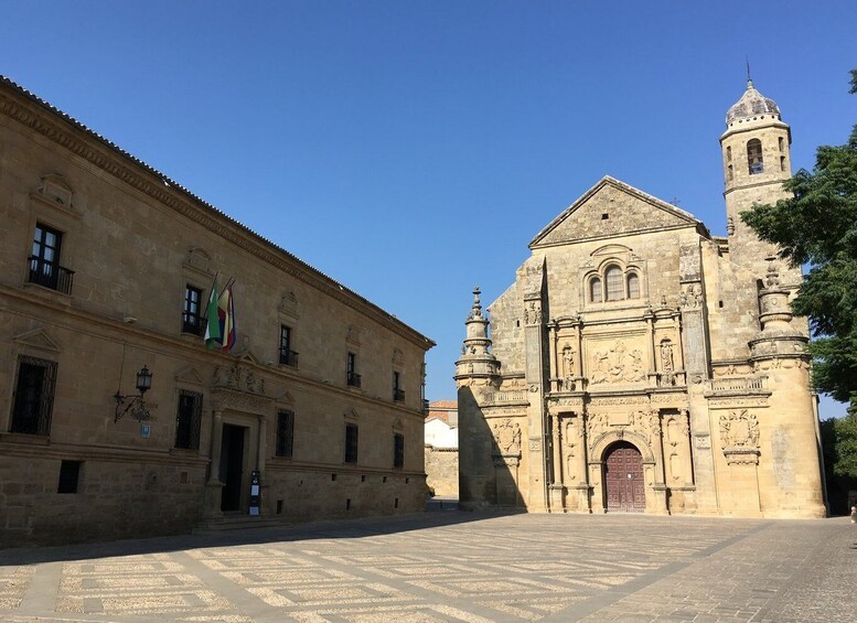 Picture 3 for Activity Úbeda: Historic Walking Tour in English/French