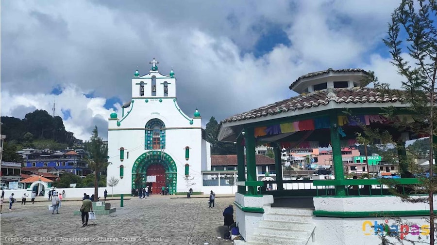From San Cristobal: San Juan Chamula and Zinacantán Tour