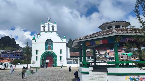 From San Cristobal: San Juan Chamula and Zinacantán Tour