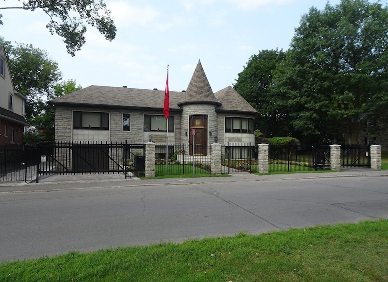 Ottawa Embassies self-guided walking tour & scavenger hunt