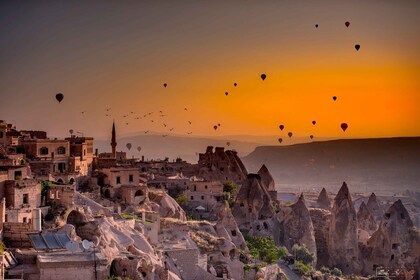 Dari Istanbul: Perjalanan Sehari ke Cappadocia dengan Penerbangan & Makan S...