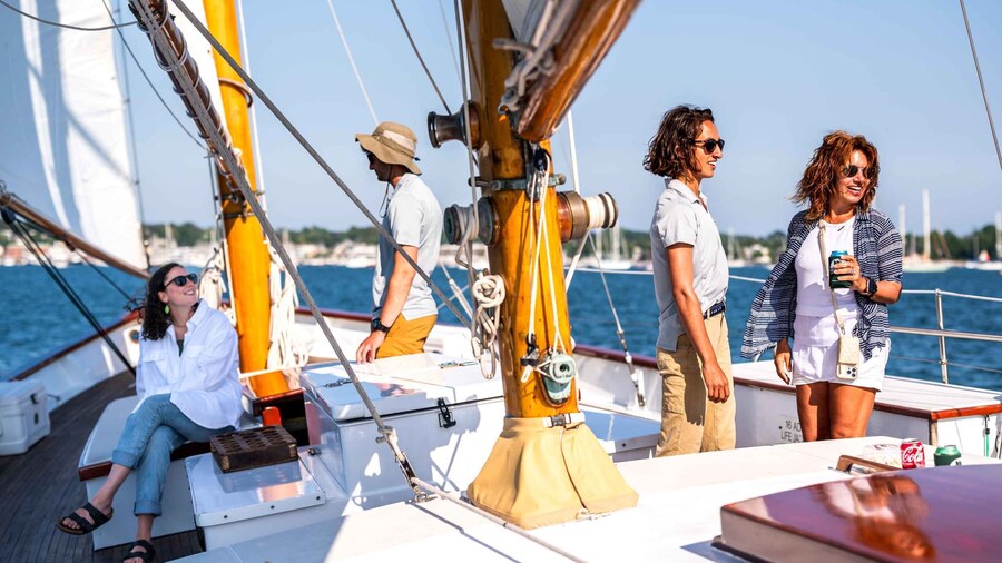 Newport: Sightseeing Sunset Sail on Schooner Madeleine