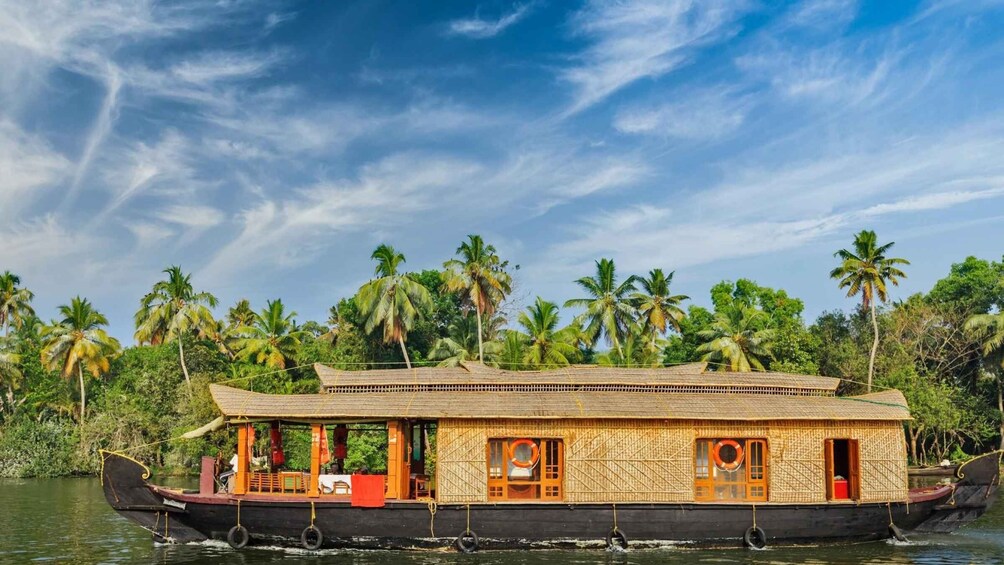 Picture 1 for Activity Day Cruise Tour in Alleppey from Kochi with Lunch