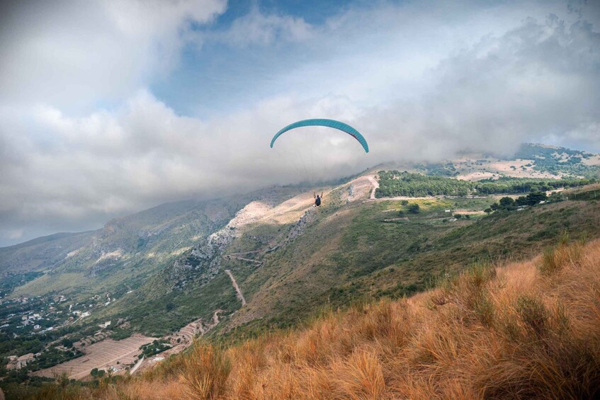 Picture 10 for Activity Palermo: paragliding flight with instructor foto and video