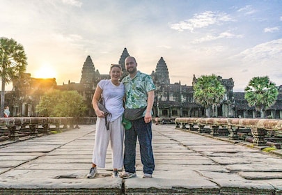 Siem Reap: Angkor Wat & Floating Village 2-Day Private Tour